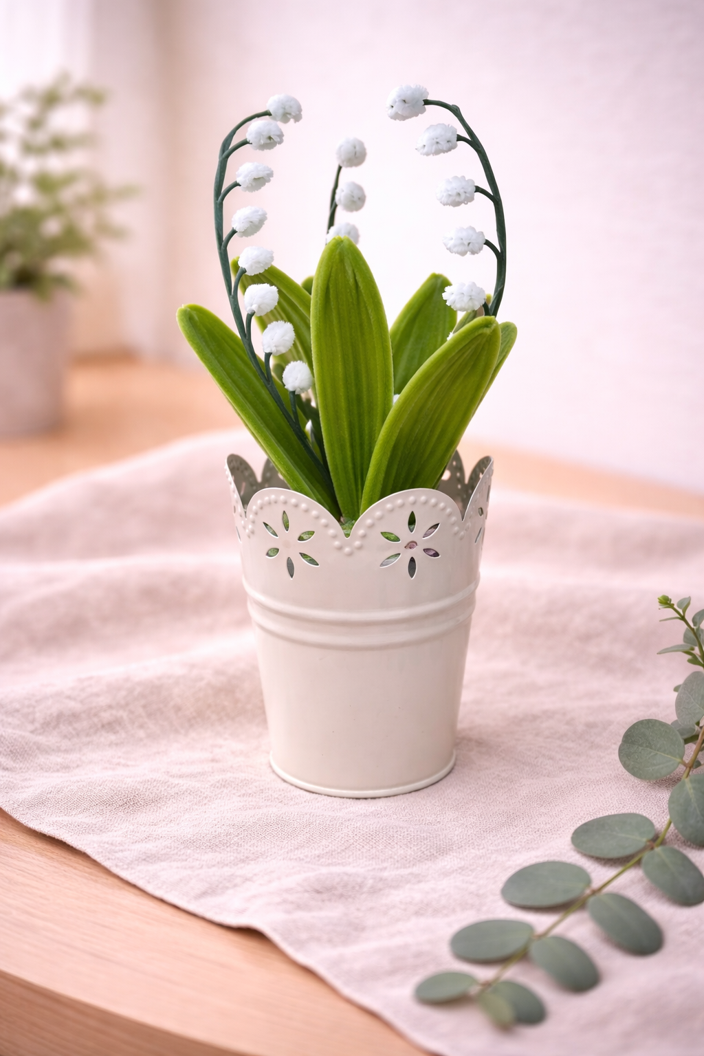 Muguet en pot blanc