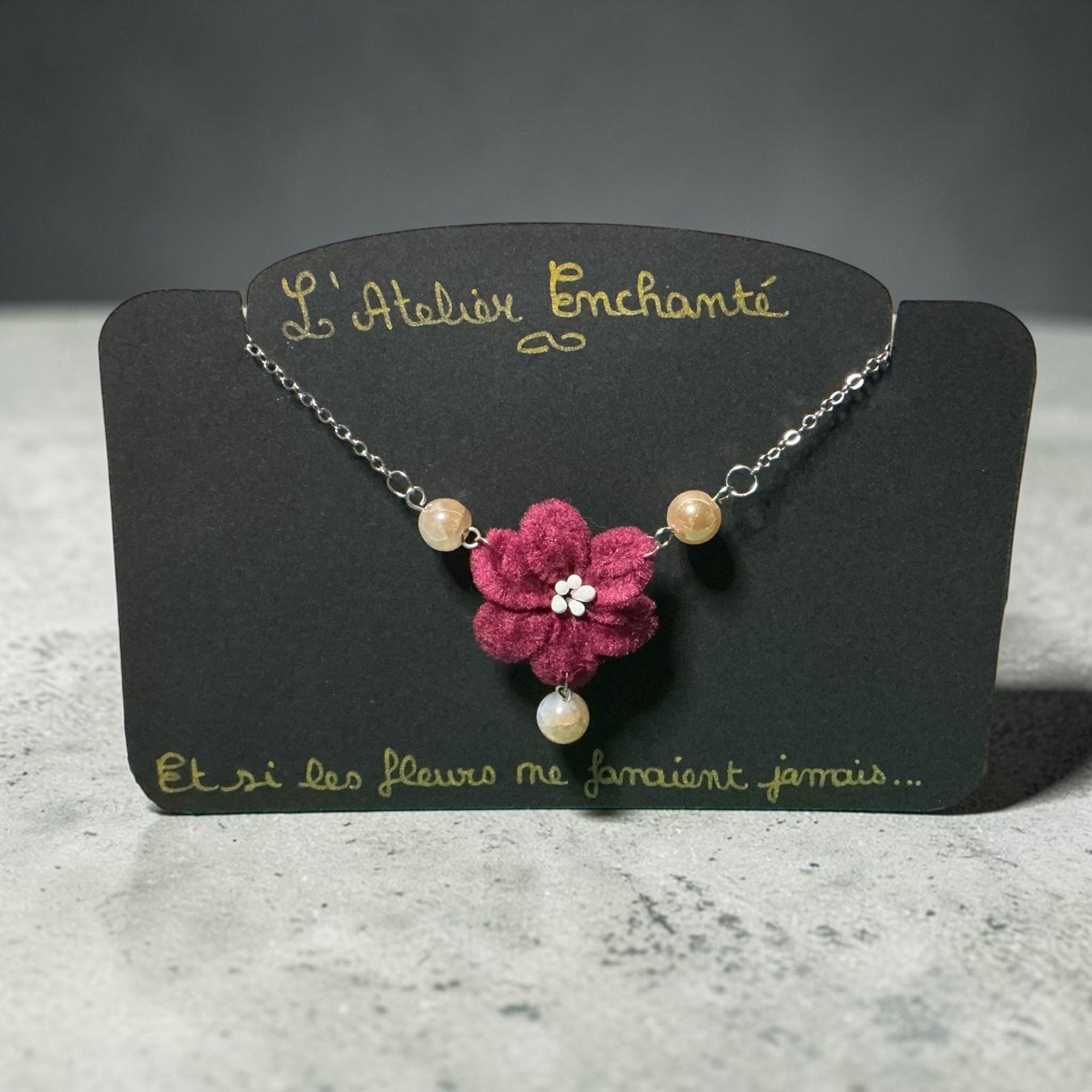 Collier 1 fleur lie de vin